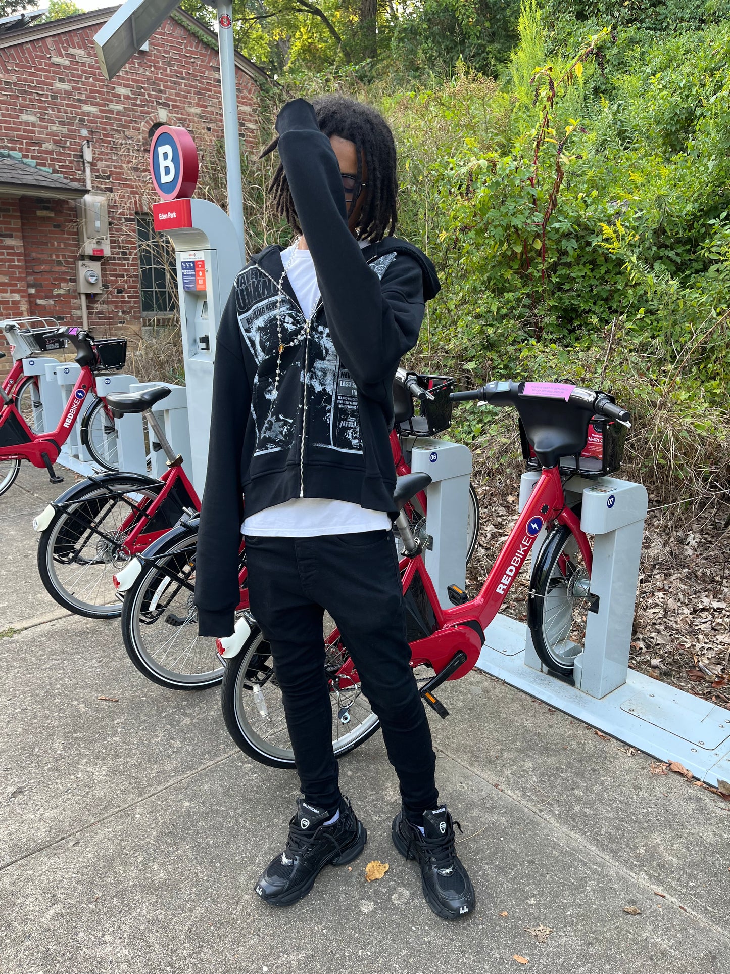 UNK ISLAND ZIP-UP